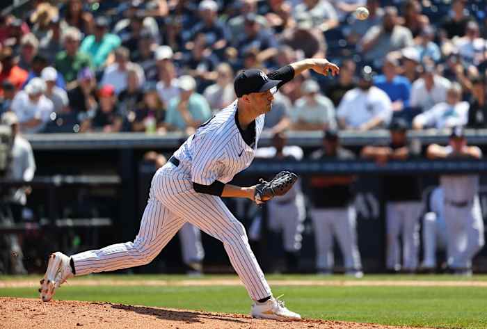Yankees RP Lucas Luetge pitching in spring training